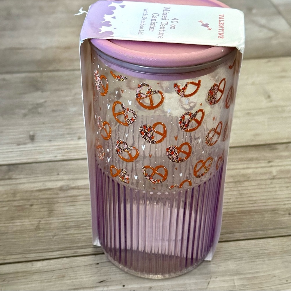 Valentine 40 Oz Mixed Texture Glass Canister Pretzel Design New
